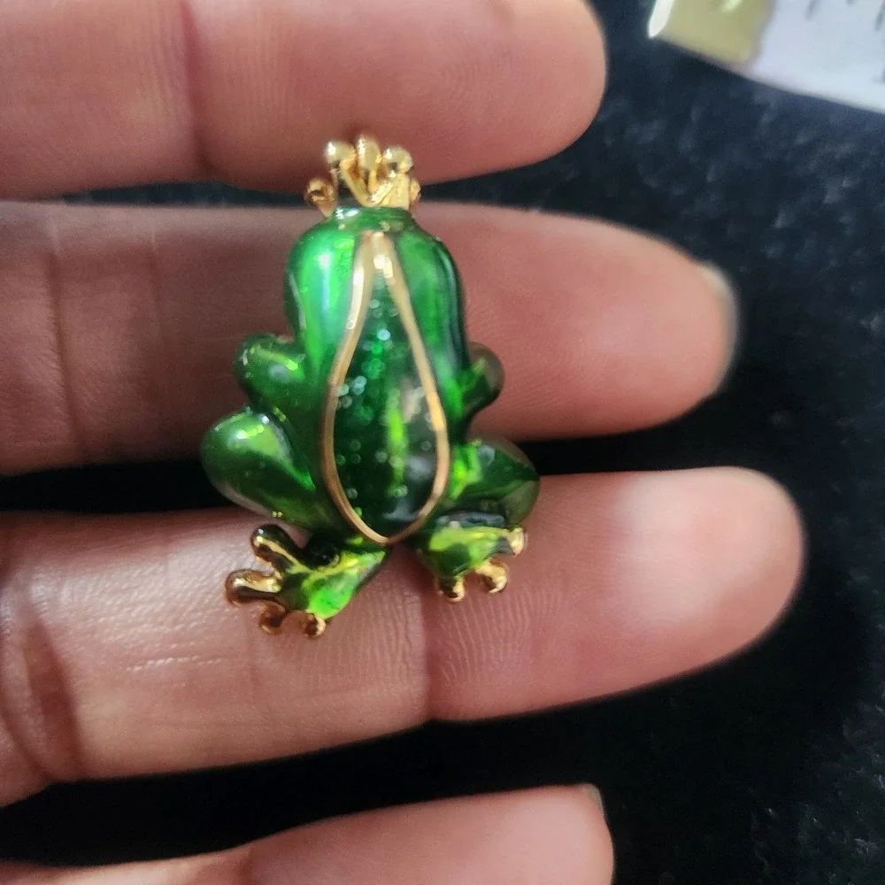 Green Enamel‎ Frog Prince Pendant Gold Tone Iridescent Orb Charm Fairytale